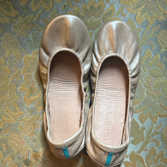 Champagne tieks - Picture 2 of 5